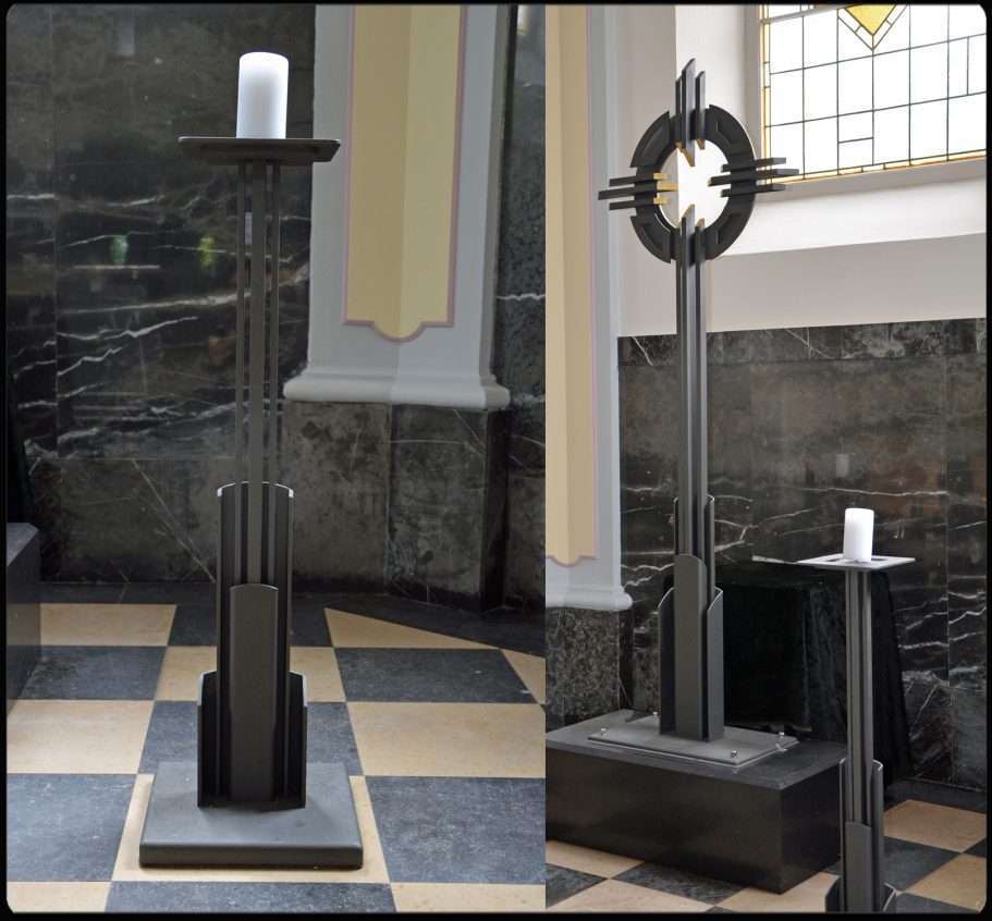 Im Kreuz werden symbolisch die 12 Apostel dargestellt